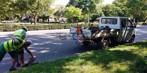 Чистят се спешно дъждоприемните шахти в Пловдив заради студен циклон