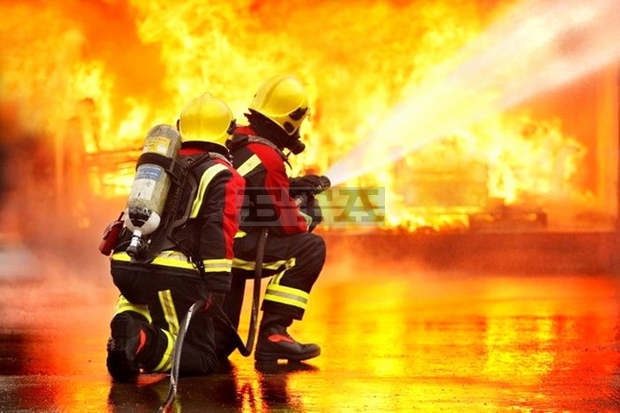 Мъж е пострадал при пожар на Бъдни вечер в Котел