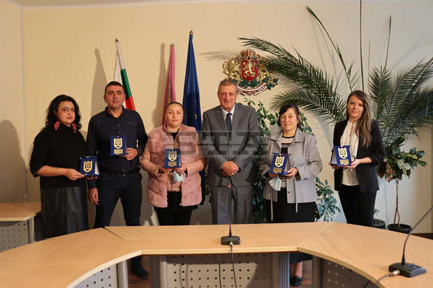 За Деня на българската община са наградени служители от Попово