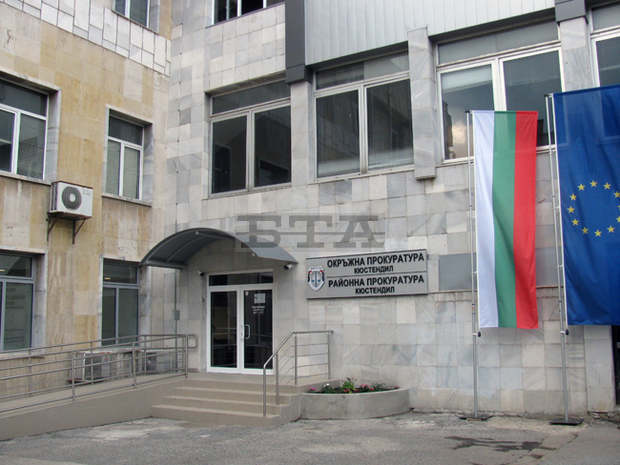 Прокуратурата в Кюстендил проверява сигнал за плащане на подмяна на лични карти срещу подкрепа във вота за определена партия