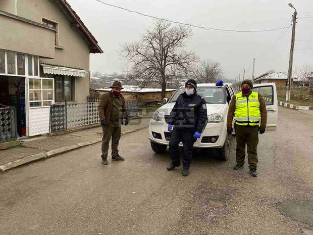 Служители на Горското стопанство в Омуртаг участват в съвместни проверки за спазване на противоепидемичните мерки Служители на Горското стопанство в Омуртаг участват в съвместни проверки за спазване на противоепидемичните мерки