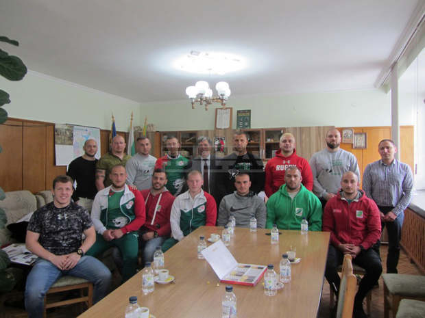 Кметът на Берковица Милчо Доцов се срещна с местния отбор по ръгби, станал шампион на България