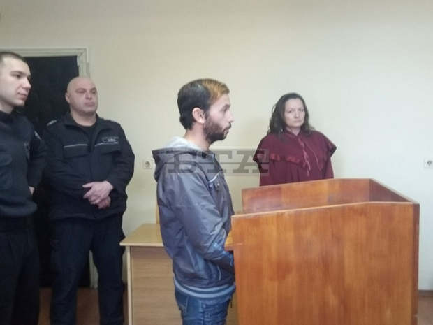 Мъжът, избягал от сградата на полицията в Разград преди две седмици, получи ефективна присъда от година и половина затвор