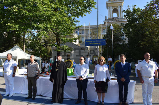 Четирима отличници във Военноморското училище от Разград получиха награди