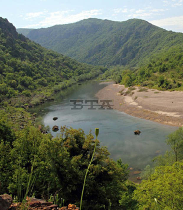 Екодоброволци ще почистят 15 километра от Арда и бреговете й в Източните Родопи