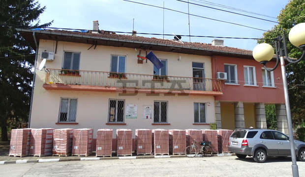 В община Гулянци се извършват ремонти на общински сгради за близо 50 000 лева