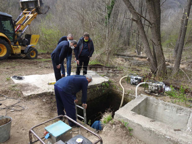 Ремонтът на довеждащия водопровод от яз. "Тича" е инспектирал областният управител на Търговище Ремонтът на довеждащия водопровод от яз. "Тича" е инспектирал областният управител на Търговище