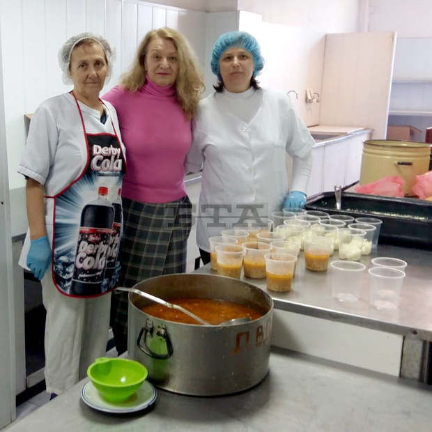 Частна фирма продължава да осигурява топъл обяд на 120 жители на община Разград