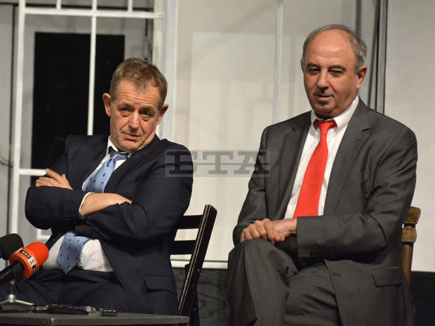 Хумор и абсурд предлага премиера на Русенския театър