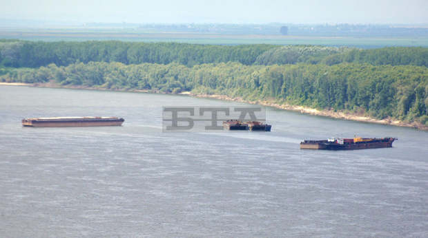 Удълбочен е фарватерът на река Дунав край остров Вардим