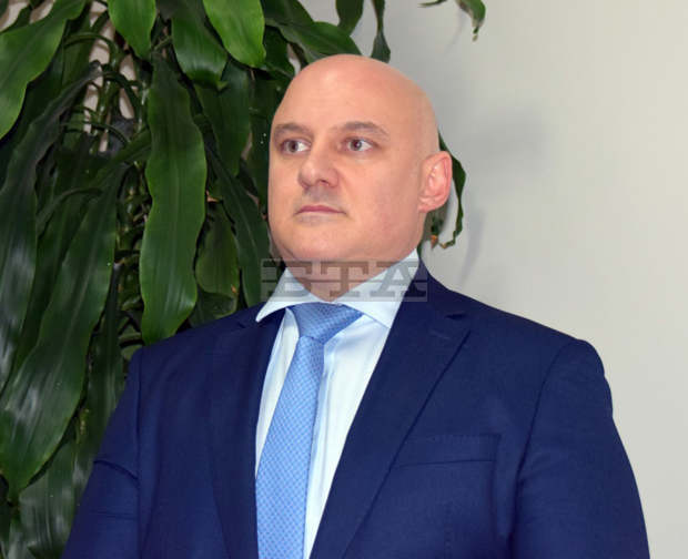 Община Асеновград започва действия по ремонтирането на стадион "Шипка" Община Асеновград започва действия по ремонтирането на стадион "Шипка"