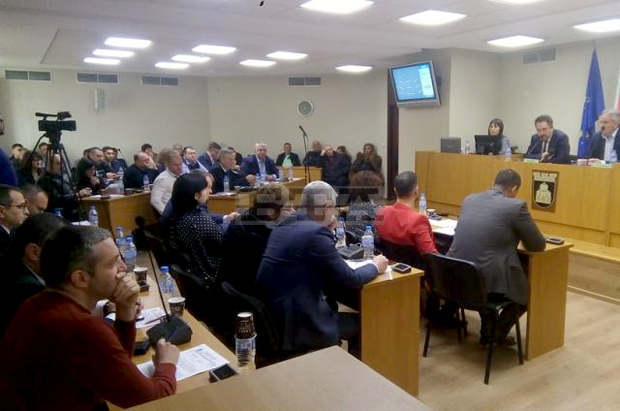 Кметът на Плевен наложи вето на Бюджет 2020 и промените на такси в детските ясли и градини Кметът на Плевен наложи вето на Бюджет 2020 и промените на такси в детските ясли и градини