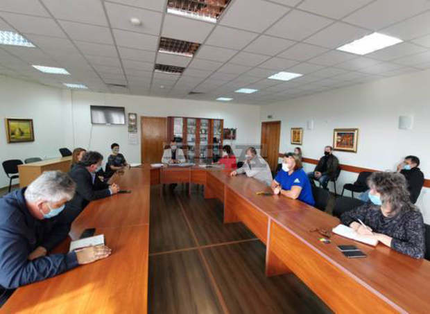 Кризисният щаб в Павликени призовава общопрактикуващи лекари и сестри да помагат на COVID-отделението в общинската болница