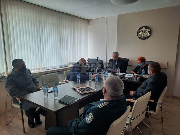 Въвежда се дистанционно обучение в две общини в Пернишка област