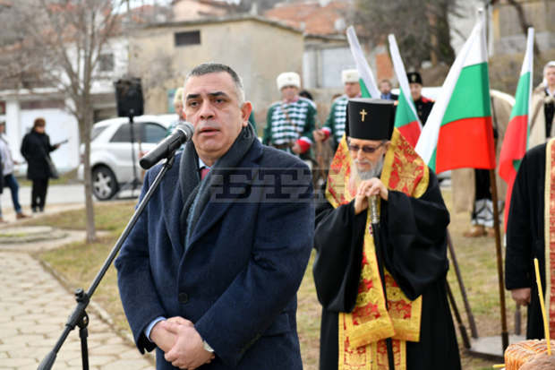 С ритуал-поклонение и заупокойна молитва в Сливен отбелязаха 142 години от Освобождението на града