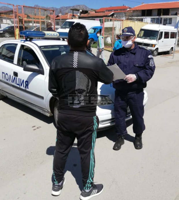 Общо 80 акта за липса на маски са съставили през почивните дни полицаи в Сливенско Общо 80 акта за липса на маски са съставили през почивните дни полицаи в Сливенско