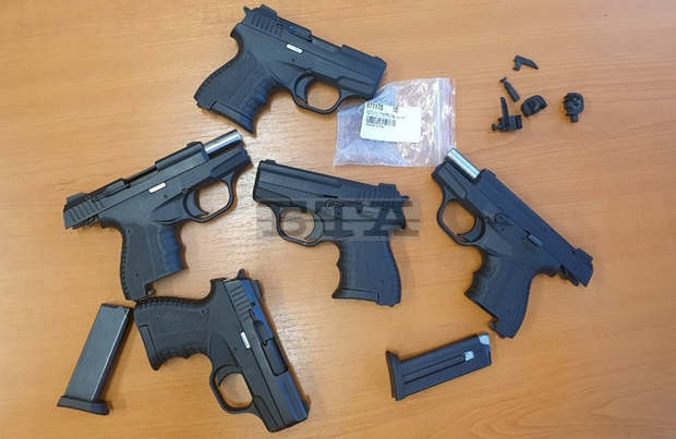 На "Капитан Андреево" са задържани 5 пистолета На "Капитан Андреево" са задържани 5 пистолета