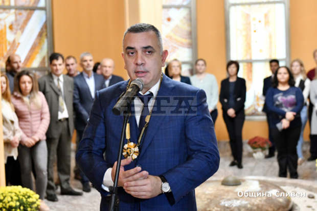 Избраният за втори мандат кмет на Сливен Стефан Радев встъпи в длъжност