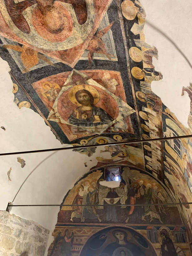 Завърши реставрацията на стенописите на два старинни храма в Кюстендилска духовна околия