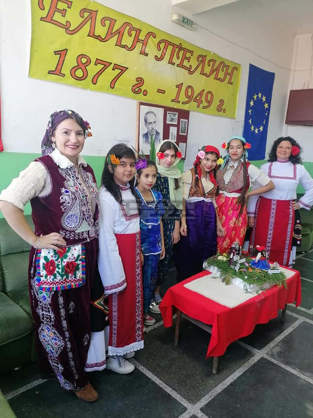 Празниците и обичаите на различните етноси оживяха в училището в разградското село Стражец