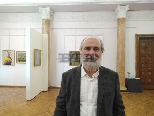 Юбилейна изложба представя художникът Иван Стратиев в Перник