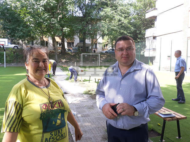 В Свищов е открита обновена спортна площадка В Свищов е открита обновена спортна площадка