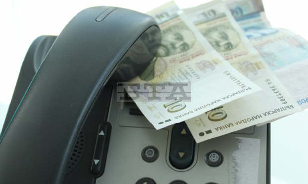 Възрастна русенка остави 2000 лева на телефонни измамници в кошче за боклук