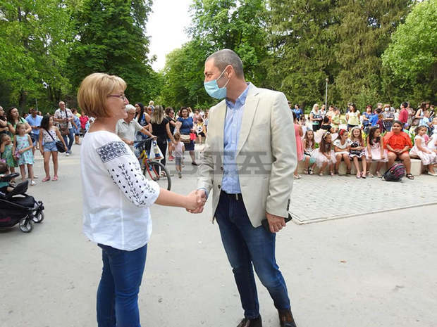 И областният управител на Търговище подкрепи благотворителния концерт "Дари добро, подари усмивка"