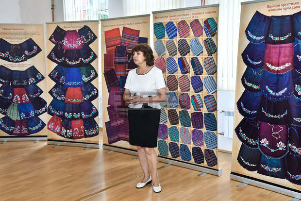 Фотоизложба в Твърдица представя многообразието от престилки, характерни за селищата в региона