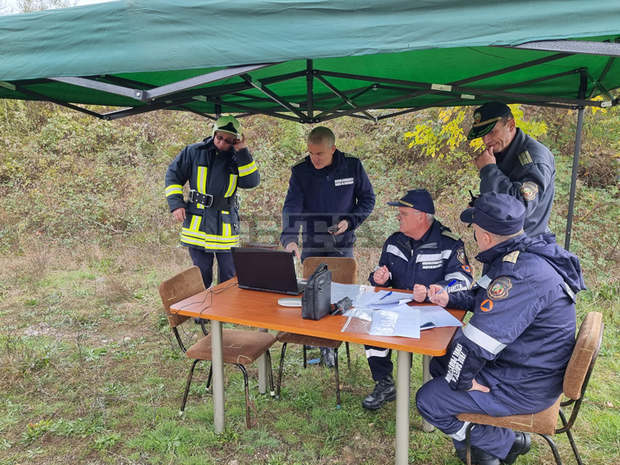 Пожаро-тактическо учение за действия при критична ситуация във "Водното огледало" се проведе в Кърджали