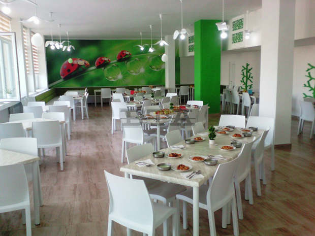 В няколко училища в Бургас ще има кетъринг в класните стаи