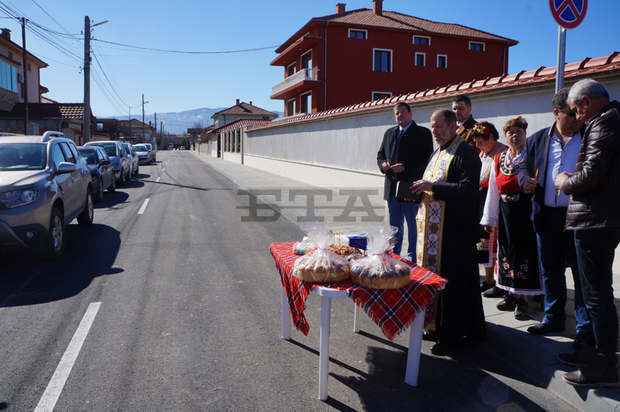 Кметът на община "Родопи" откри ремонтирана улица в село Ягодово