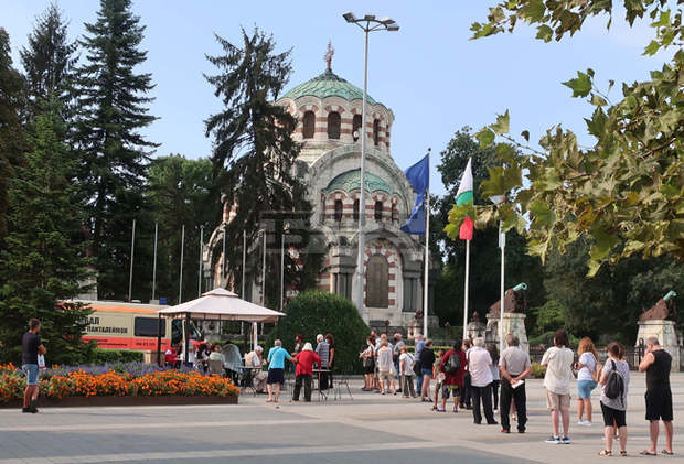 В Плевен през почивните дни ще работят два кабинета за ваксинация срещу COVID-19