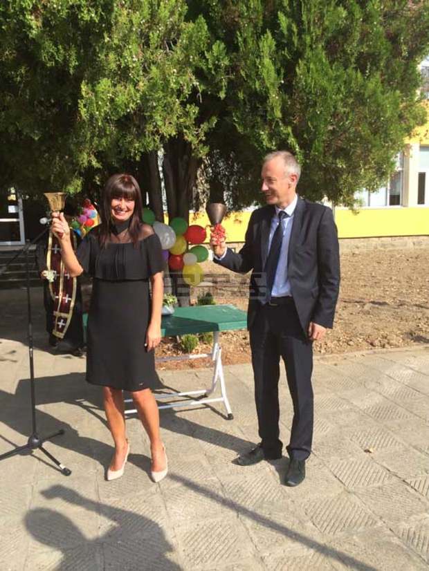 15 септември е ден на нашата вяра, надежда и оптимизъм, каза в приветствието си към учениците в Николаево Красимир Вълчев