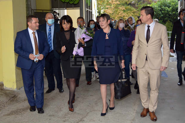 Център за технологии в креативните индустрии бе открит в русенско училище