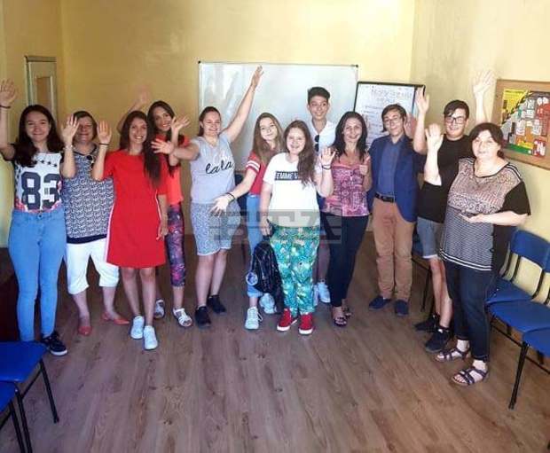 Млади влогъри от Разград започват диалог с връстниците си за рисковете от противообществените прояви