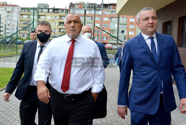 Срокът за построяване на автомагистрала "Хемус" ще бъде спазен, според премиера Бойко Борисов Срокът за построяване на автомагистрала "Хемус" ще бъде спазен, според премиера Бойко Борисов