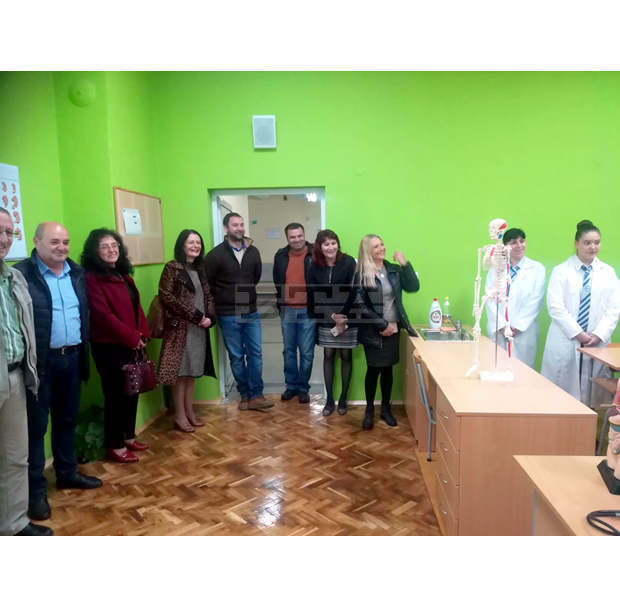 Гимназията по икономика в Разград отвори врати за партньори Гимназията по икономика в Разград отвори врати за партньори