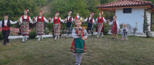 25 читалищни състава участваха виртуално в Осмия фестивал "Златен Сливен 2020"