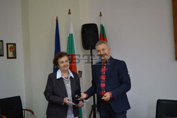 Почетна значка на община Монтана получи дългогодишна деятелка на културата