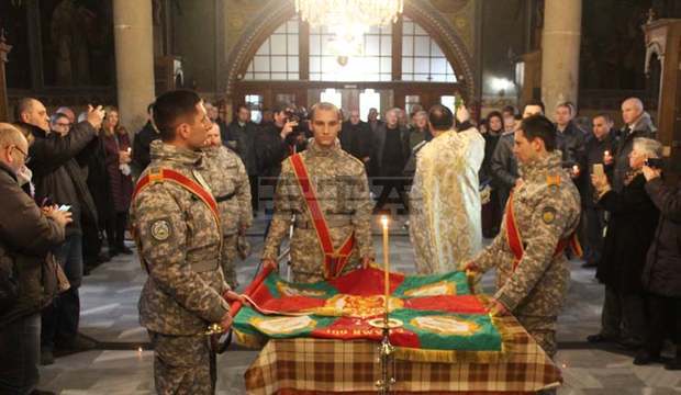 В Плевен днес бе осветено бойното знаме на новооткритото Висше военновъздушно училище "Георги Бенковски"