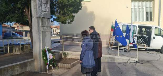 Никой няма да погуби на Ботев вярата, прозвуча в детски стихове на честването на поета в Добрич