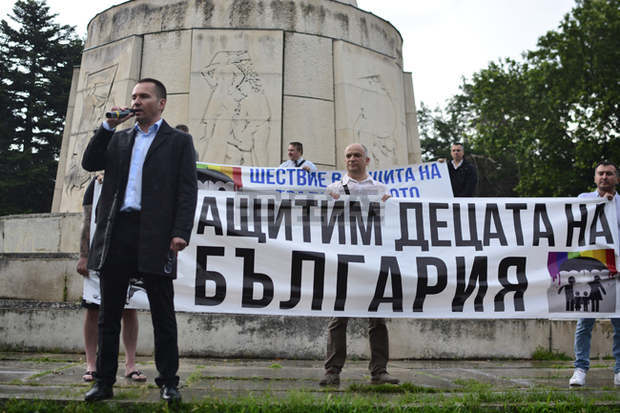 Управлението, което се подготвя, е фасада за връщането на ДПС на власт, смята Ангел Джамбазки