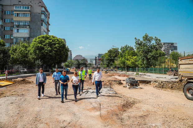 Кметът Фандъкова провери реконструкцията на ул. "Николай Коперник" в район "Слатина"