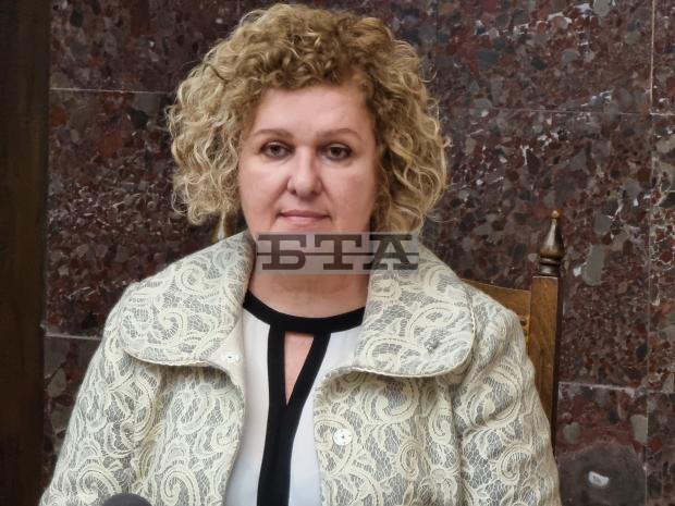 Допълнителни противоепидемични мерки се въвеждат от днес в Ловешка област Допълнителни противоепидемични мерки се въвеждат от днес в Ловешка област