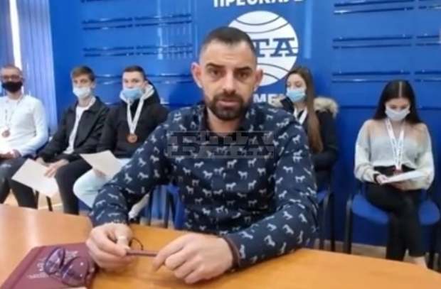 С любов и много труд всичко се постига, каза ръководителят на Танцовия състав "Луди млади" Борис Иванов след поредното отличие за ансамбъла