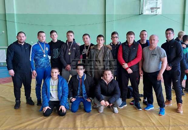 Борци от Търговище завоюваха пълен комплект медали от Държавното първенство за момчета до 15 години Борци от Търговище завоюваха пълен комплект медали от Държавното първенство за момчета до 15 години