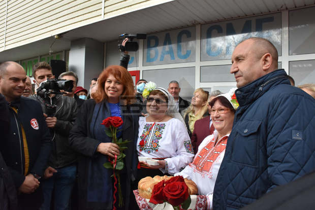 Видин е част от България и ние от " БСП за България" се борим и ще се борим хората да получават адекватни медицински грижи, заявява водачът на листата от "БСП за България" Филип Попов Видин е част от България и ние от " БСП за България" се борим и ще се борим хората да получават адекватни медицински грижи, заявява водачът на листата от "БСП за България" Филип Попов