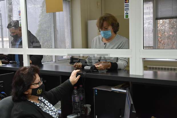 Кметът на Ловеч е сред първите, платили своите задължения към Общината