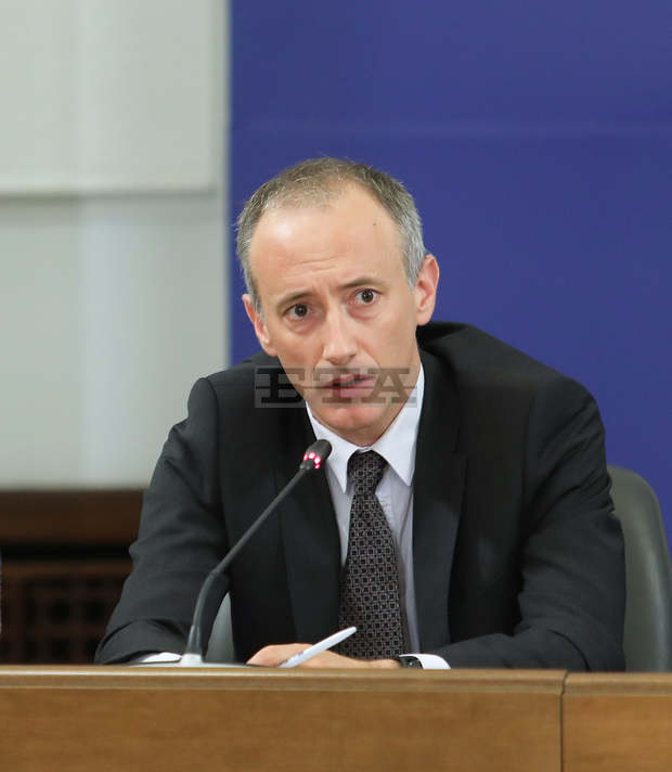 ПП ГЕРБ се ангажира да поддържа средните учителски заплати на ниво над 125 процента от средните за страната